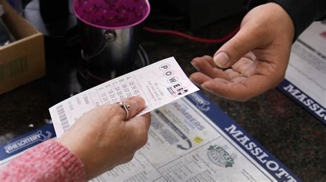 Powerball jackpot jumps to $975 million : NPR.